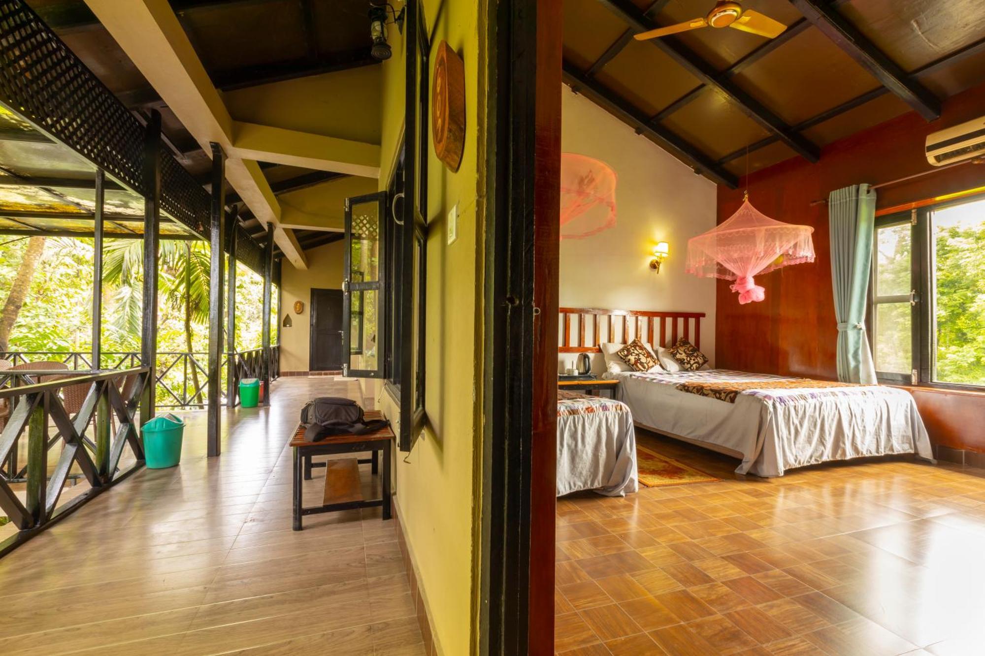 Hotel Parkside & Swimming Pool-Between Greenery And Azure ,Your Perfect Retreat Читван Екстериор снимка