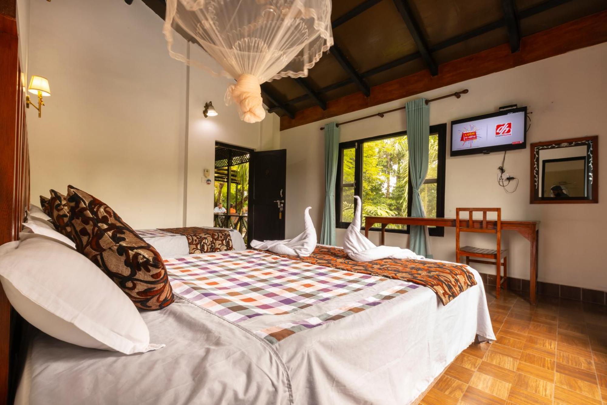 Hotel Parkside & Swimming Pool-Between Greenery And Azure ,Your Perfect Retreat Читван Екстериор снимка