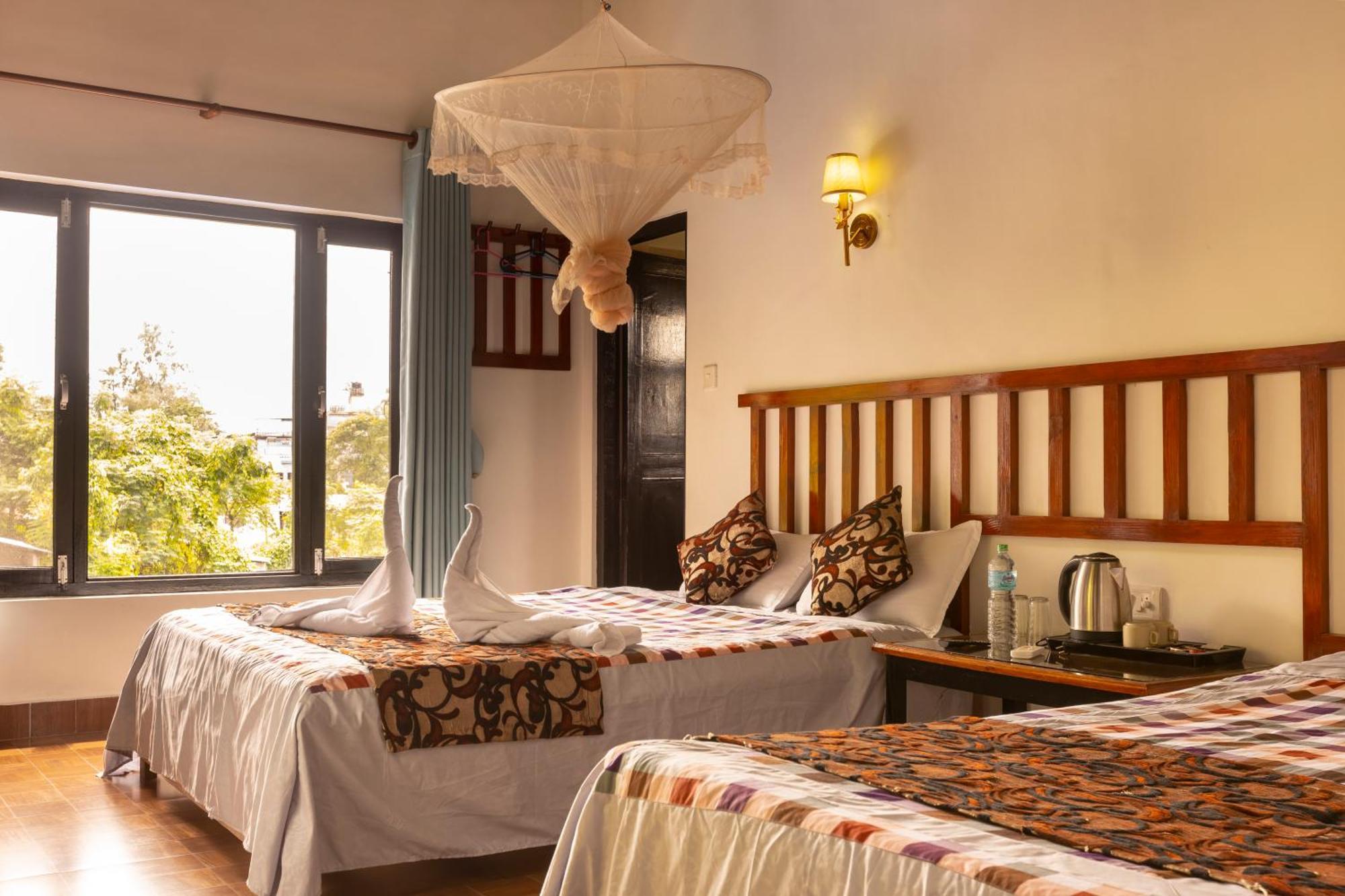 Hotel Parkside & Swimming Pool-Between Greenery And Azure ,Your Perfect Retreat Читван Екстериор снимка