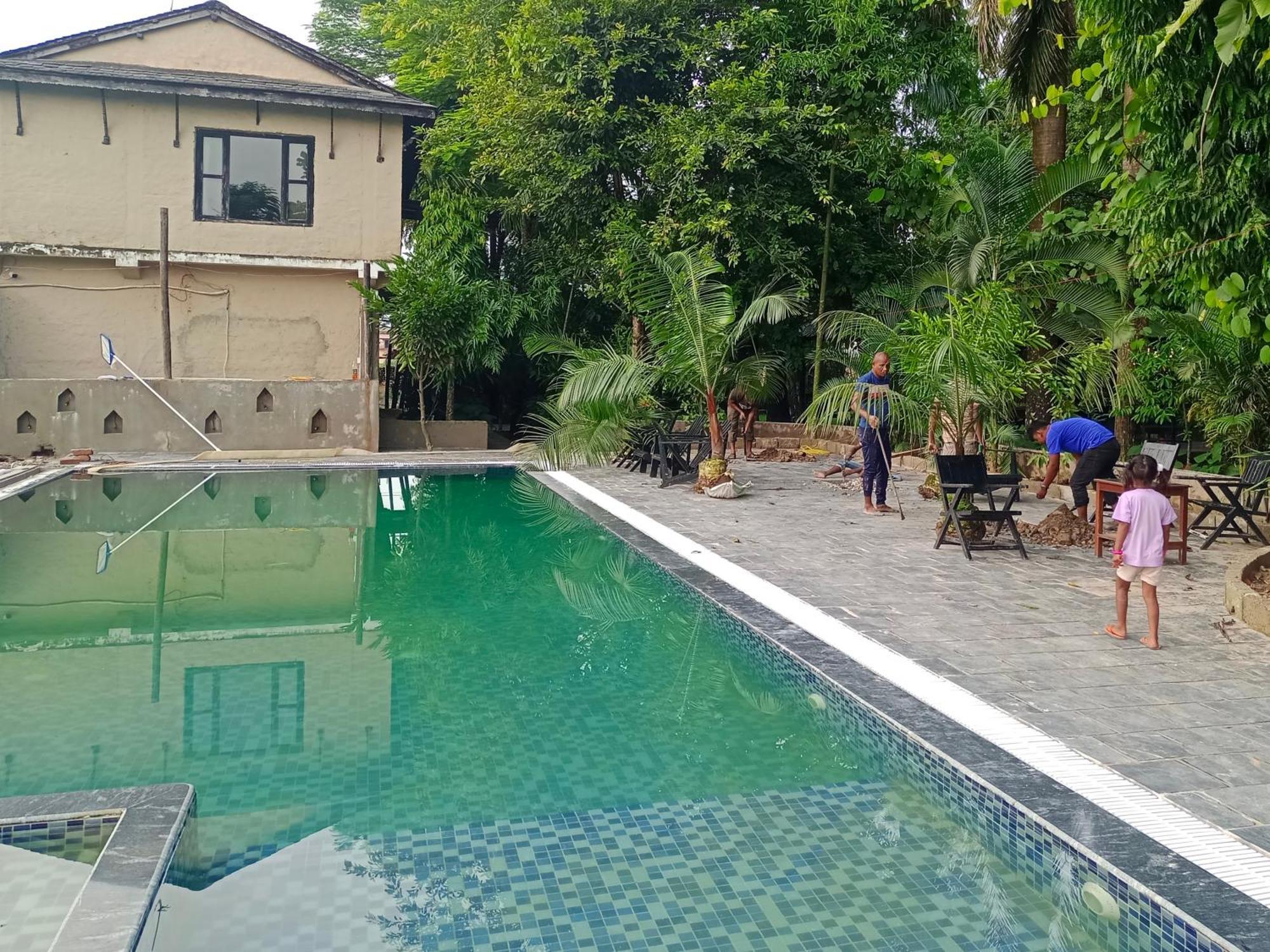 Hotel Parkside & Swimming Pool-Between Greenery And Azure ,Your Perfect Retreat Читван Екстериор снимка
